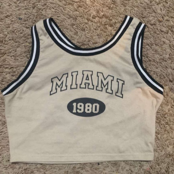 ROMWE Tops - Tang top belly shirt